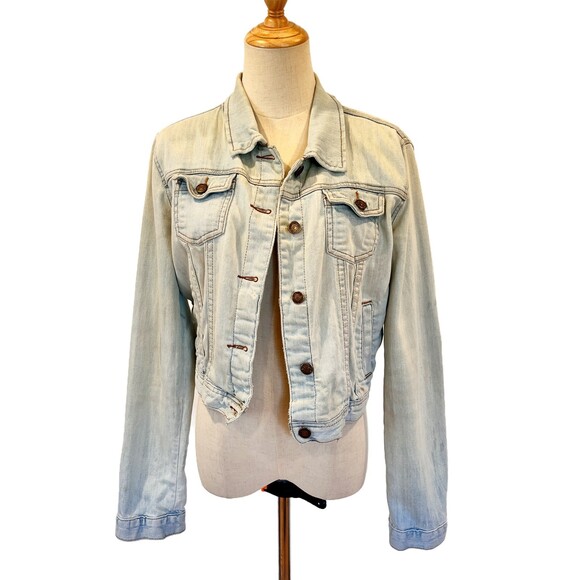 Forever 21 Jackets & Blazers - I Love H81 Light Wash Classic Denim Jacket Forever 21 Medium